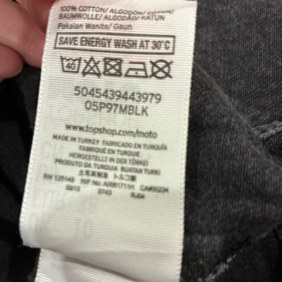 ⭐️HOST PICK⭐️ TOP SHOP Black pinafore Dress with Floral Embroidery sz6 - Picture 9 of 10